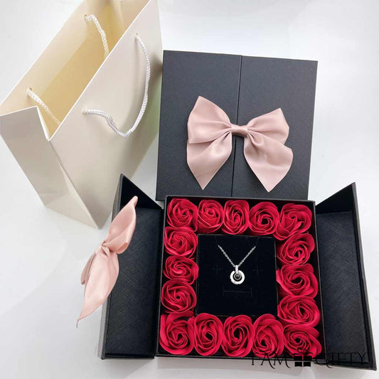 Joyero de 16 Mini Rosas con Set de Collar Love